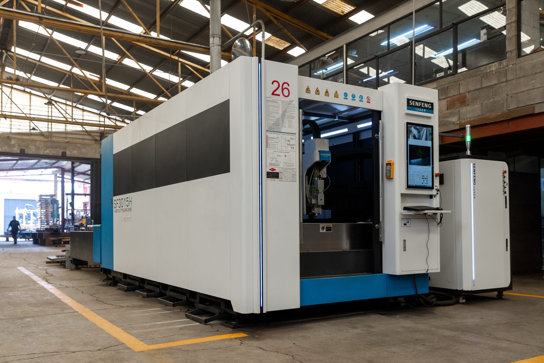 Máquina de corte láser de fibra Senfeng SF3015H en la planta de GAMU