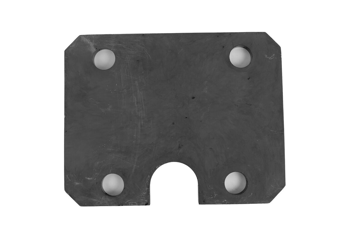 Placa base negra de esquinas ochavadas con cuatro barrenos y media luna al centro.