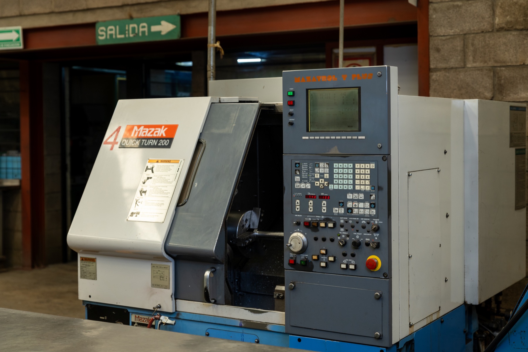 Torno CNC Mazak Quick Turn 200 (nº 4) completo, control Mazatrol T Plus.